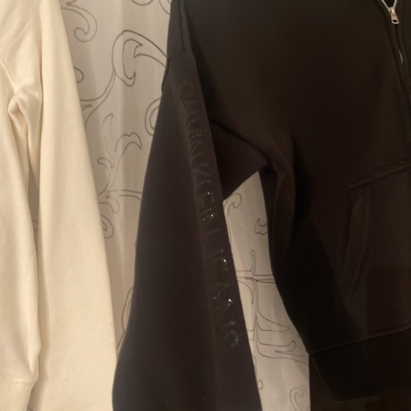 Calvin Klein - Picture 2 of 3